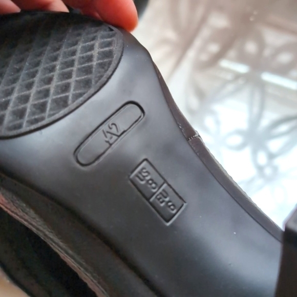 AEROSOLES Women's Size 8M Gray Classic High Heel Round Toe Heels - Picture 9 of 13